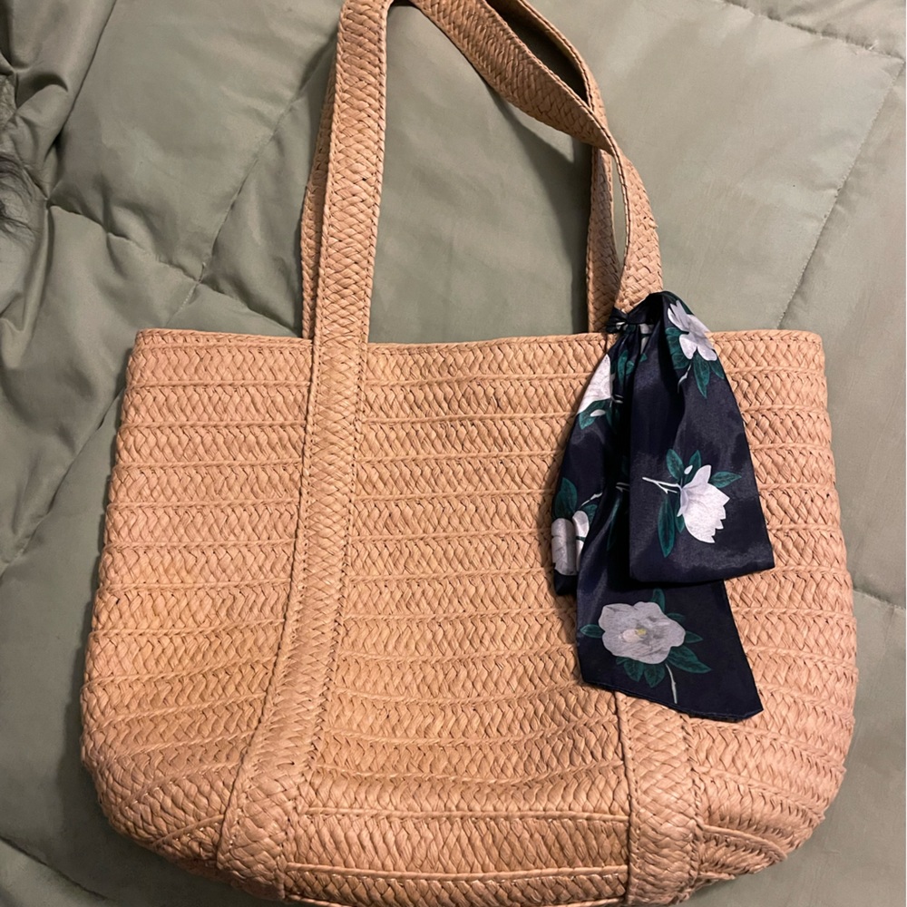 Draper James Cute Boho Bag.